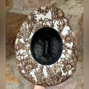 SOLD READ DESCRIPTION BELOW
New Hand burned Brad Paisley Moonshine 4x hat Sz 7